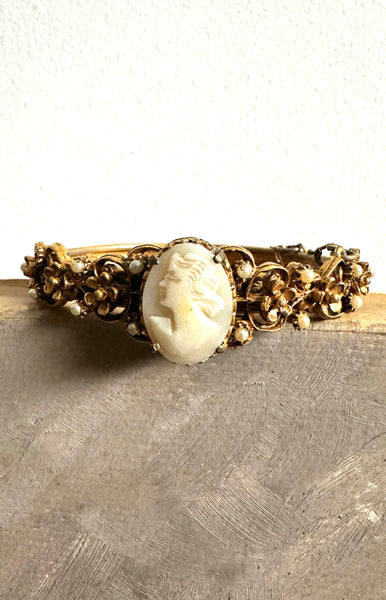 Cameo Pearl Floral  Bracelet