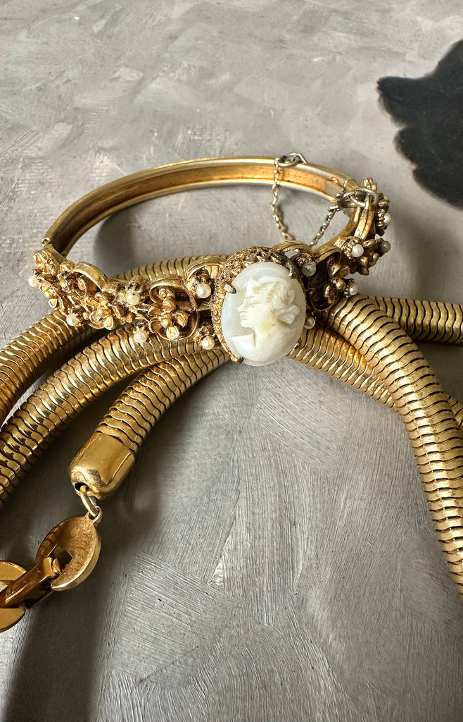 Cameo Pearl Floral  Bracelet