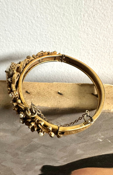 Cameo Pearl Floral  Bracelet
