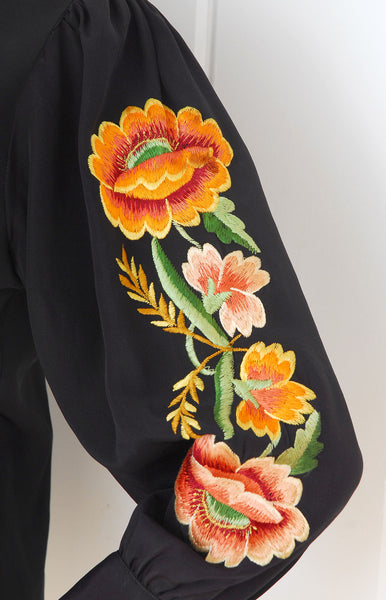 Casa Saucedo Embroidered Blouse / 1940s