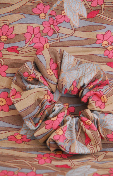 Vintage Print Scrunchie - Sage Dragonfly