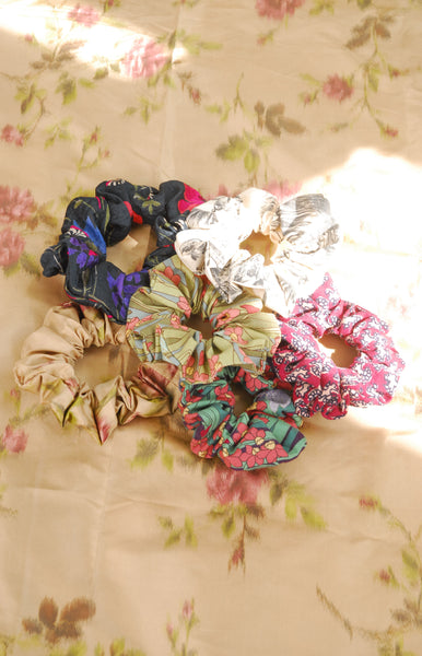 Vintage Print Scrunchie - 1970s Indian Cotton