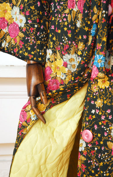 sale / Quilted Dark Floral Robe / 1950s