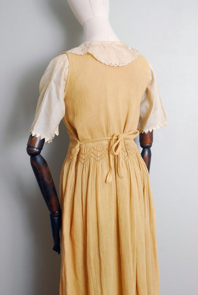 Bohemian Embroidered Linen Dress / 1910s