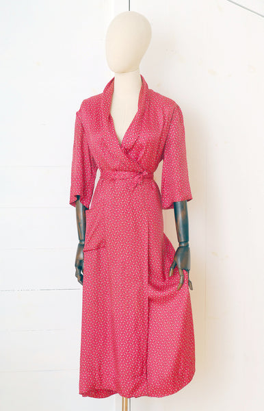 Angular Heart Wrap Dress or Robe / 1940s