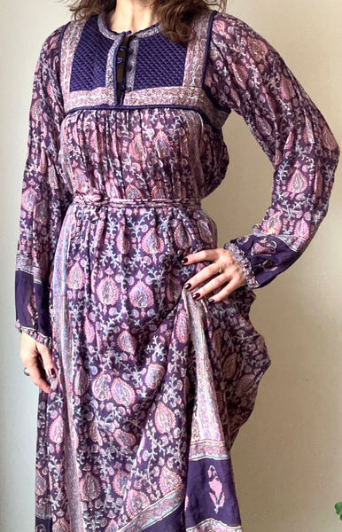 1970s Starina Amethyst Floral Quilted Dress