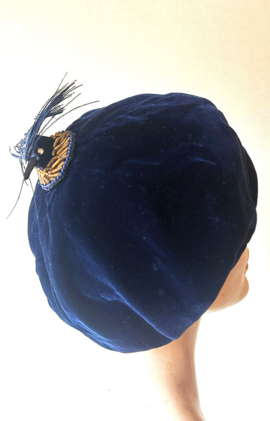 Birdie Topped Velvet Beret / 1950s