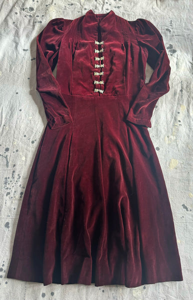 1930s-40s Rhinestone Clasp Velvet Dress