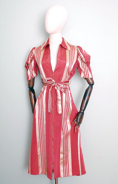 Zipper Hostess Dress / 1940s